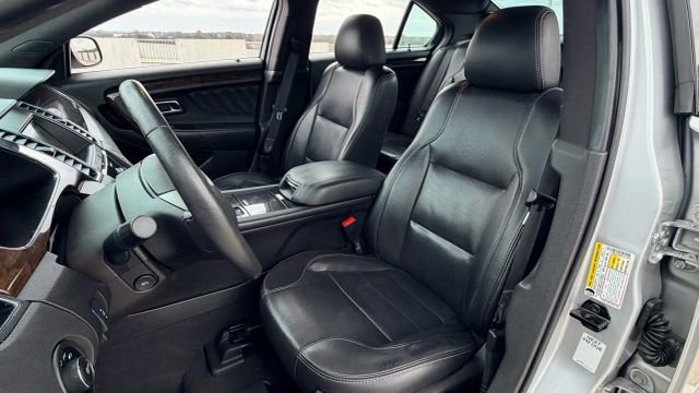 Used 2019 Ford Taurus Limited image 25