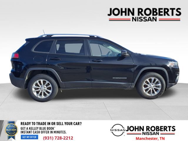 Used 2020 Jeep Cherokee Latitude w/ Mopar Interior Package image 26