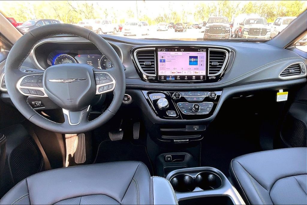 New 2026 Chrysler Pacifica Select FWD image 5