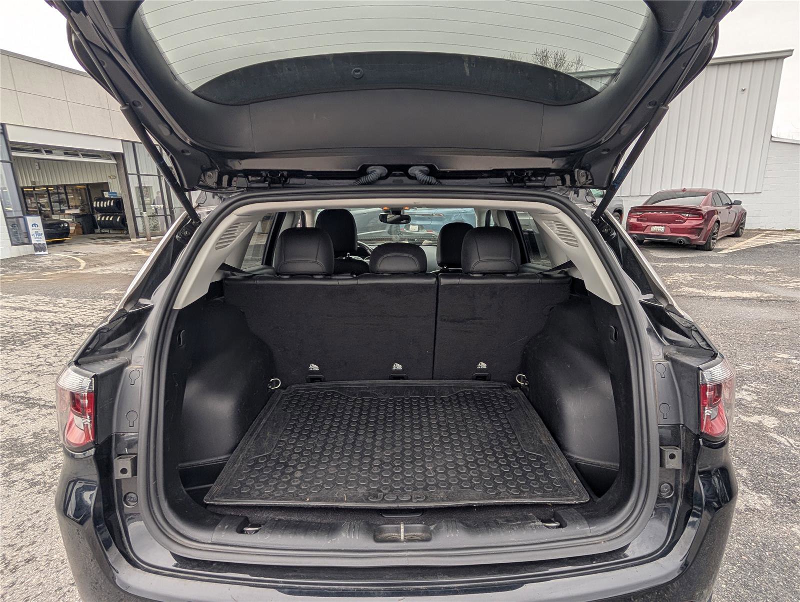 Used 2021 Jeep Compass Latitude w/ Driver Assistance Group image 11