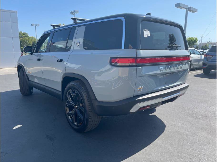Used 2022 Rivian R1S Launch Edition image 7