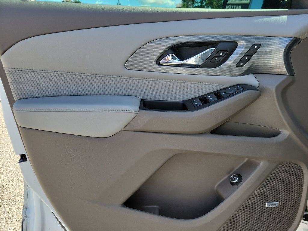 Used 2020 Chevrolet Traverse Premier w/ LPO, Floor Liner Package FWD image 18