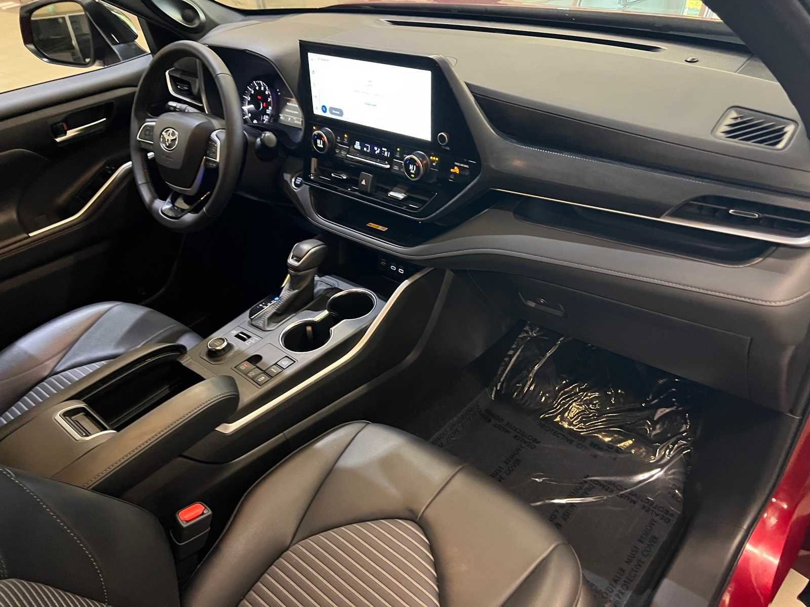 Certified 2024 Toyota Highlander XSE image 15