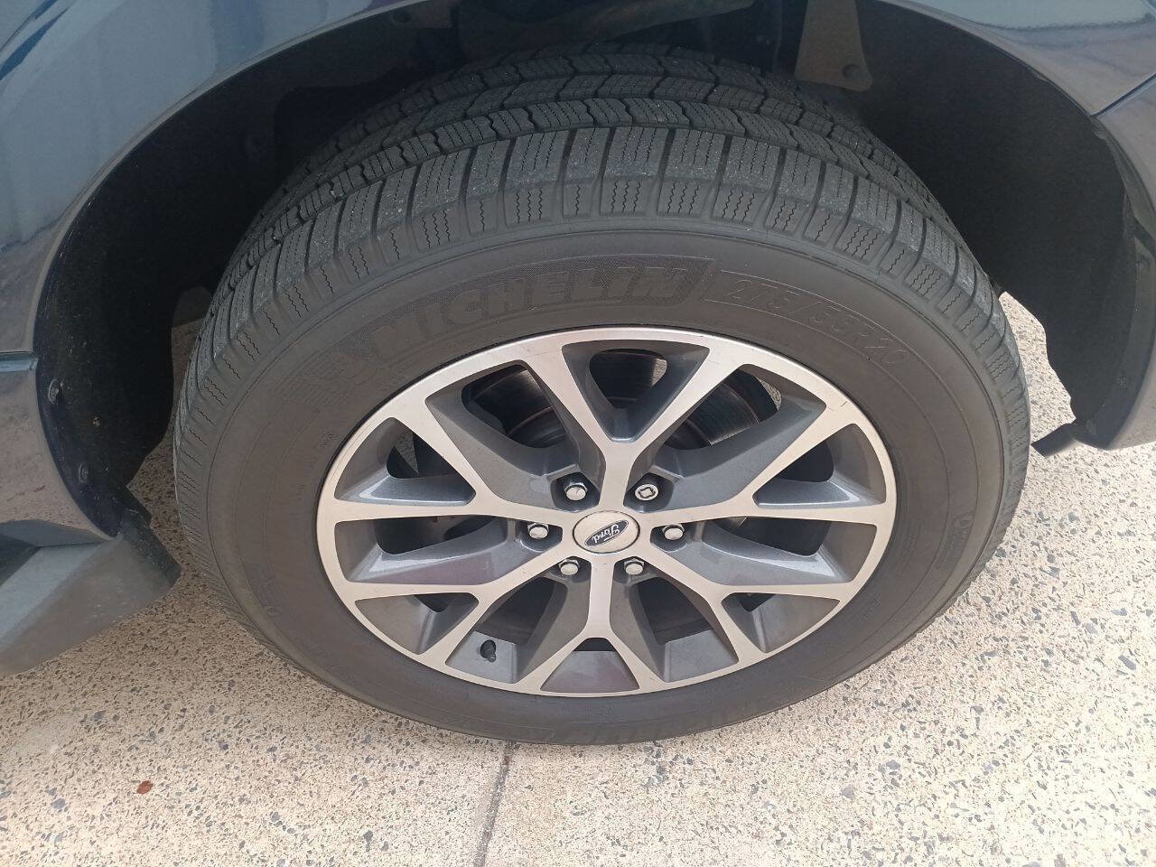 Used 2015 Ford Expedition XLT w/ Equipment Group 202A image 8