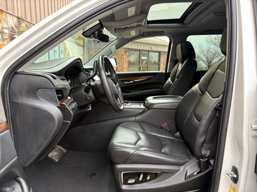 Used 2020 Cadillac Escalade Premium Luxury image 18