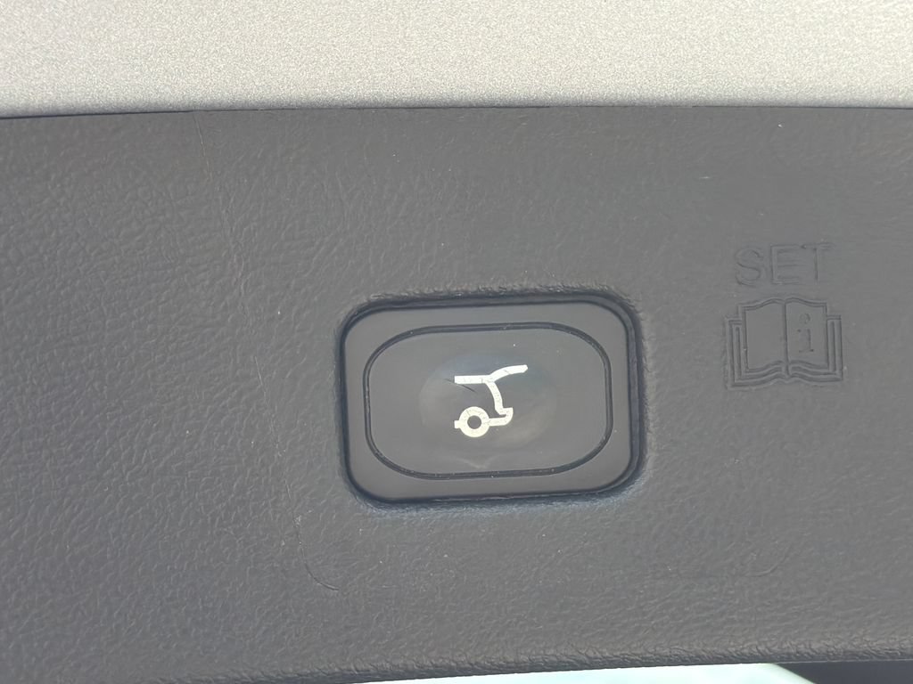 Used 2024 Ford Edge Titanium AWD/4WD image 46