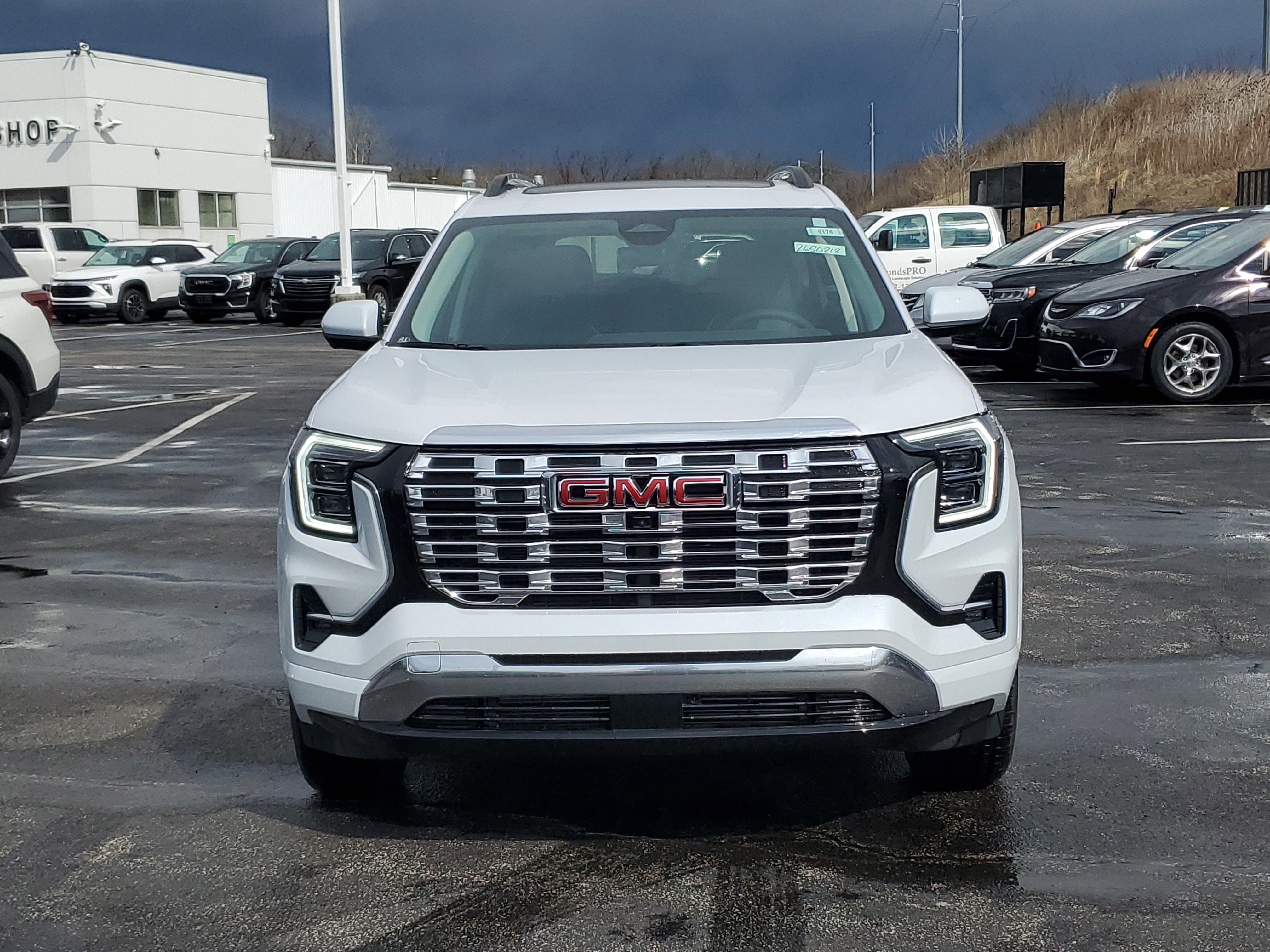 New 2026 GMC Terrain Denali image 2