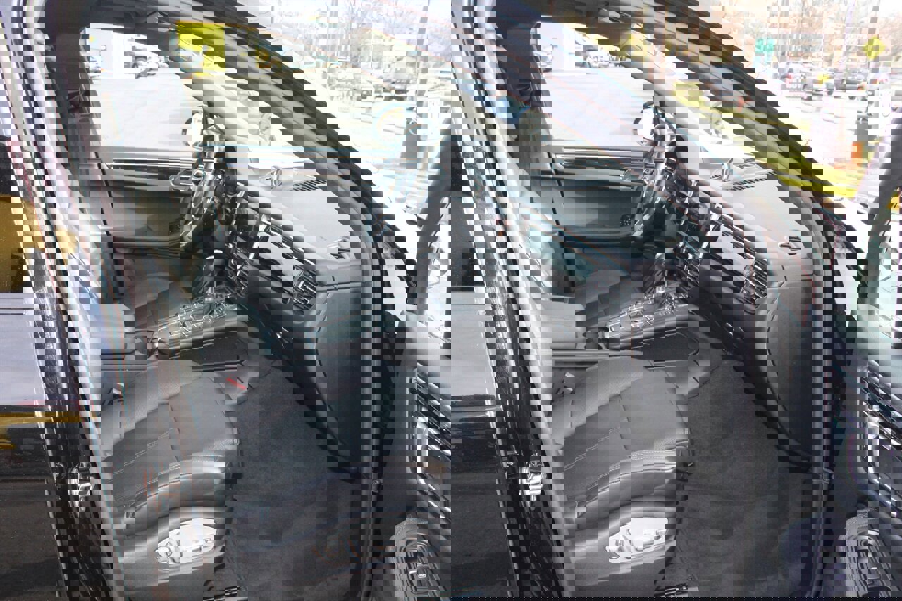 Used 2020 Porsche Macan image 15