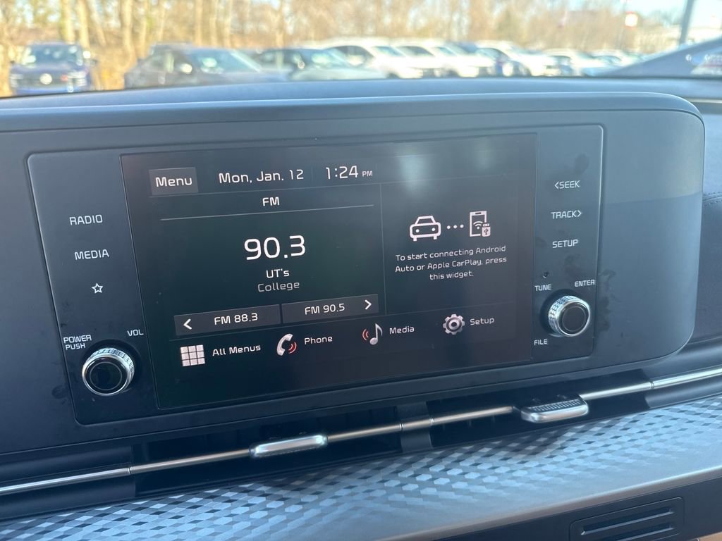 Used 2023 Kia Carnival LX image 19