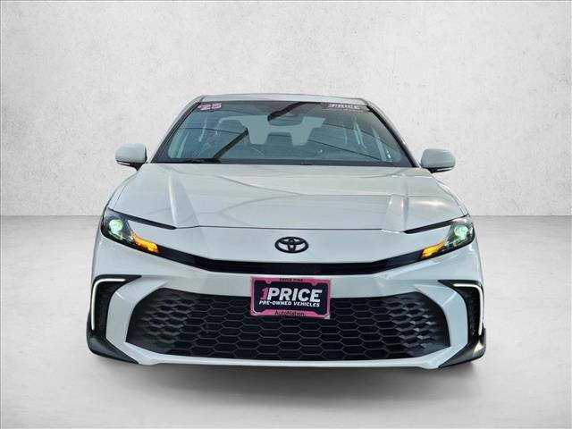 Used 2025 Toyota Camry SE FWD image 2