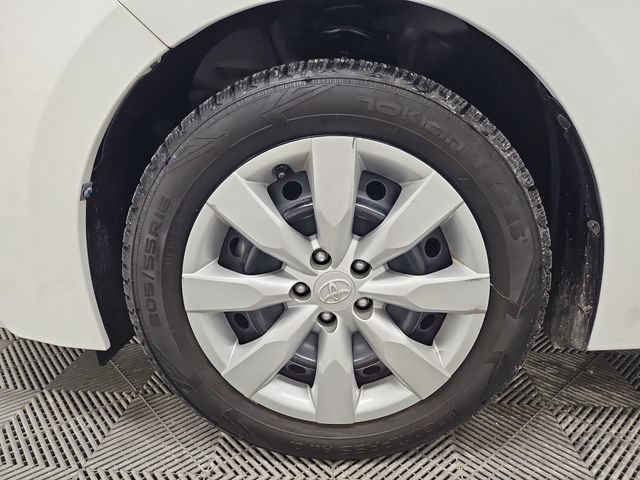Used 2021 Toyota RAV4 LE AWD/4WD image 27