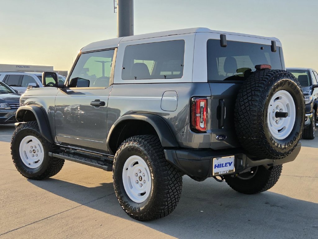 Used 2024 Ford Bronco Heritage Edition AWD/4WD image 3