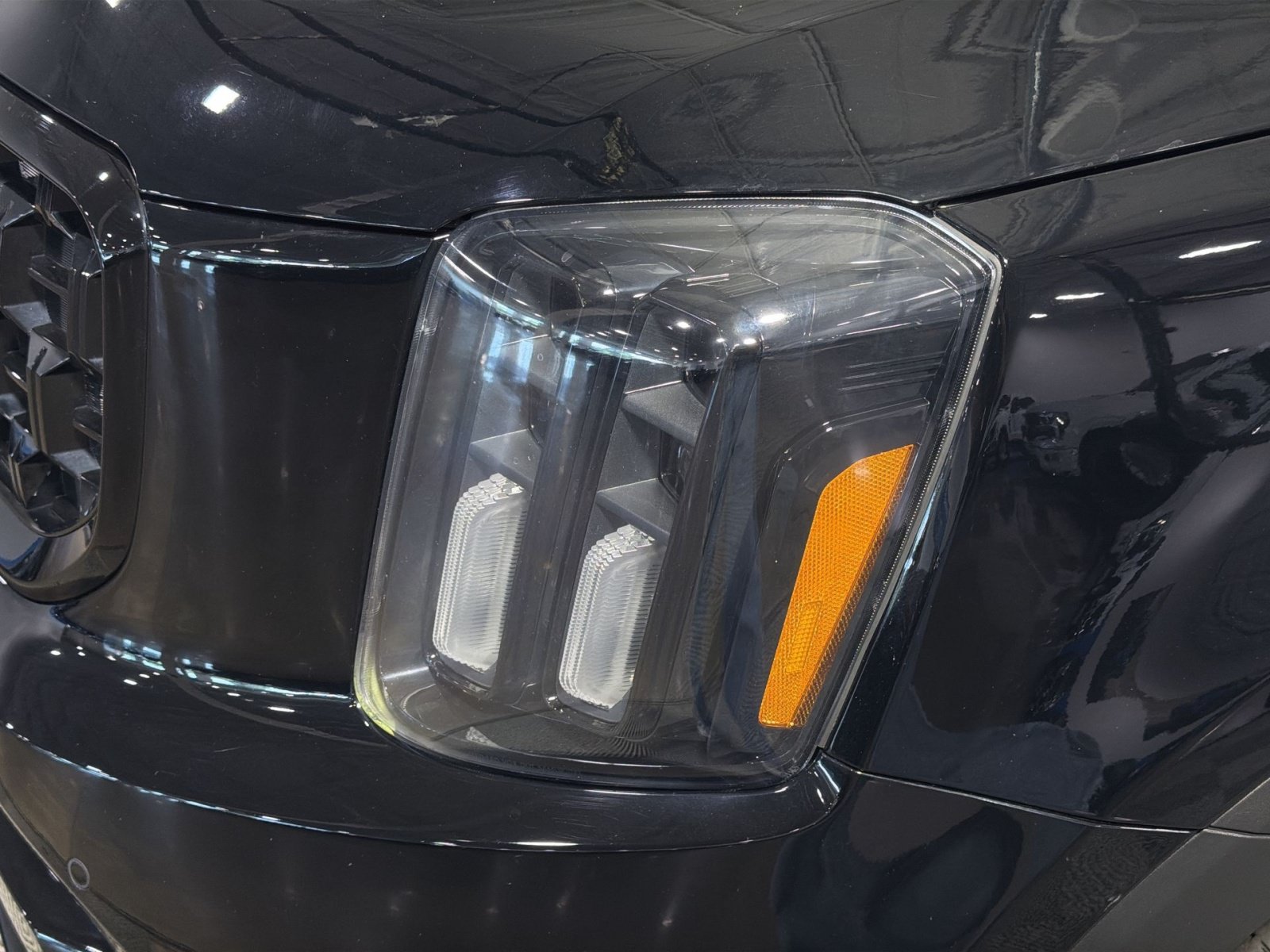Used 2024 Kia Telluride SX Prestige X-Pro AWD/4WD image 13