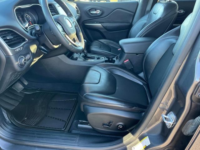 Used 2020 Jeep Cherokee Latitude Plus image 24