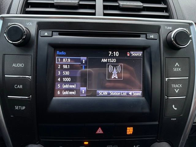 Used 2016 Toyota Camry SE image 18