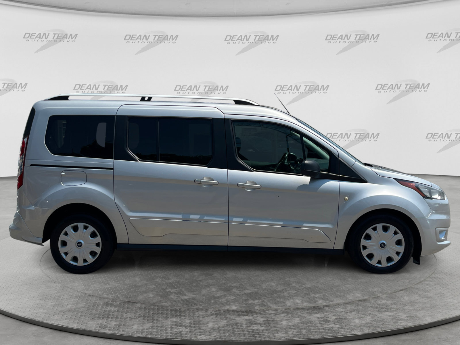 Used 2020 Ford Transit Connect XLT FWD image 9