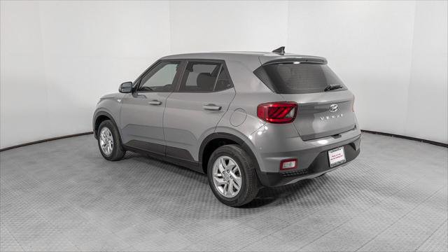 Used 2021 Hyundai Venue SE image 6