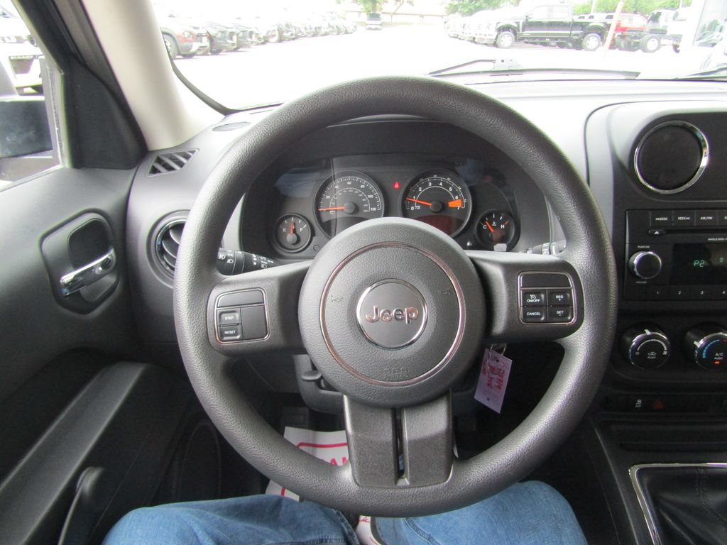 Used 2015 Jeep Patriot Sport FWD image 14