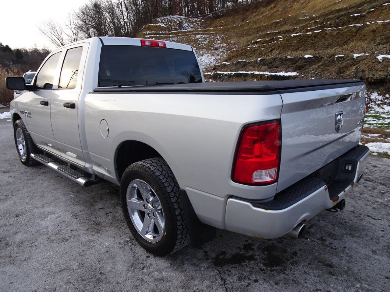 Used 2017 RAM 1500 Express image 8