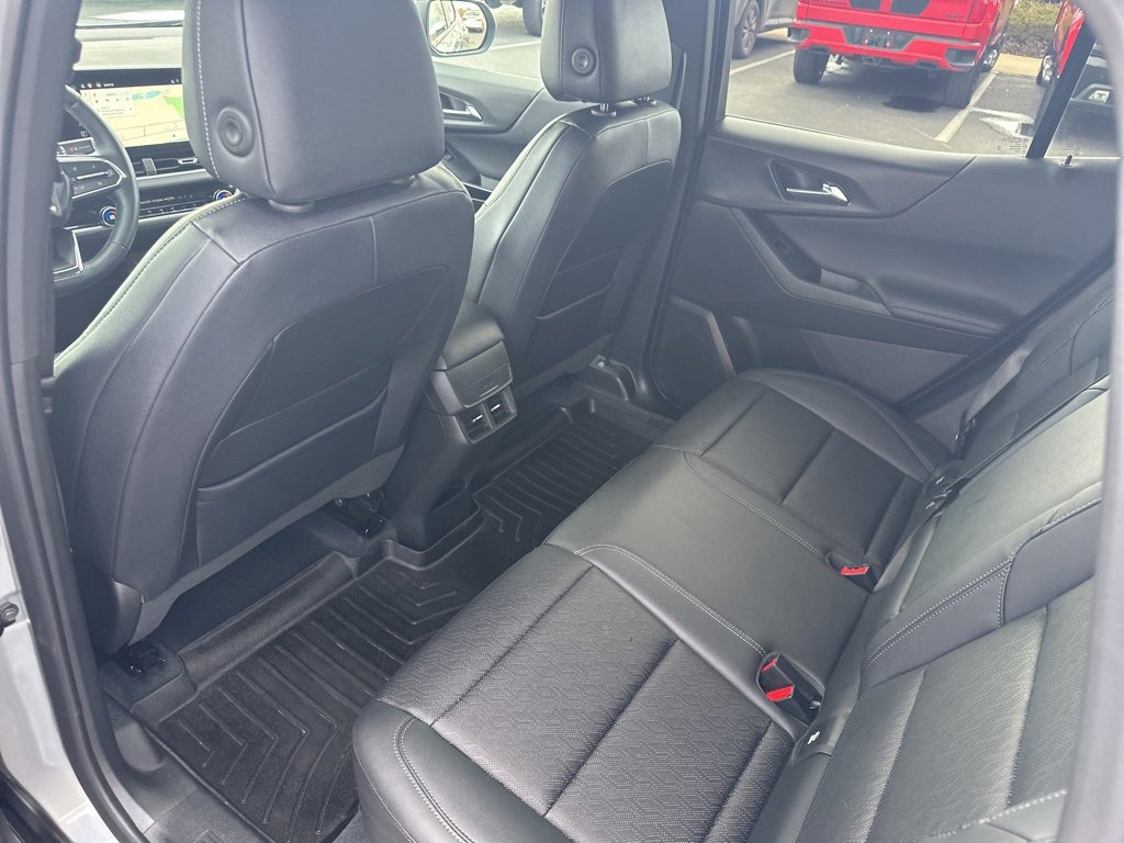 Used 2025 Chevrolet Equinox LT w/ Convenience Package II image 18