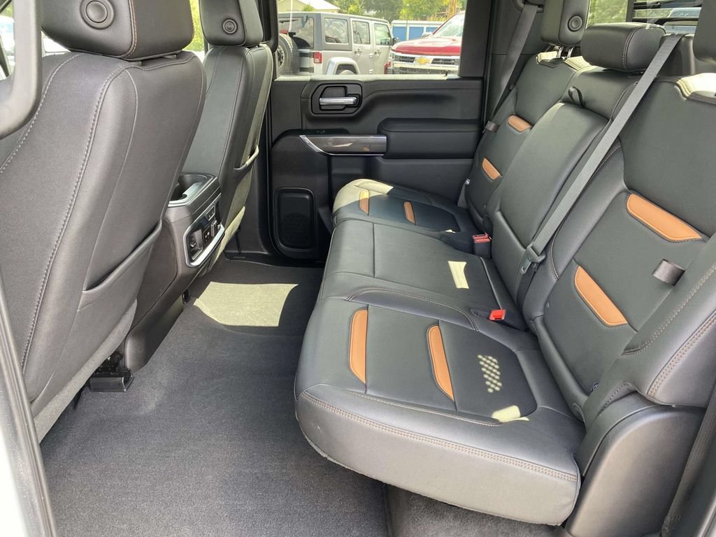 Used 2023 GMC Sierra 2500 AT4 w/ AT4 Preferred Package AWD/4WD image 10
