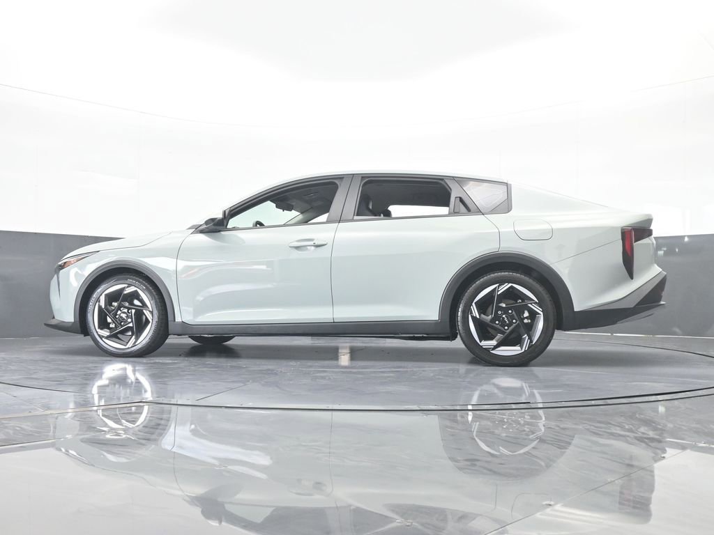 Used 2025 Kia K4 EX image 57