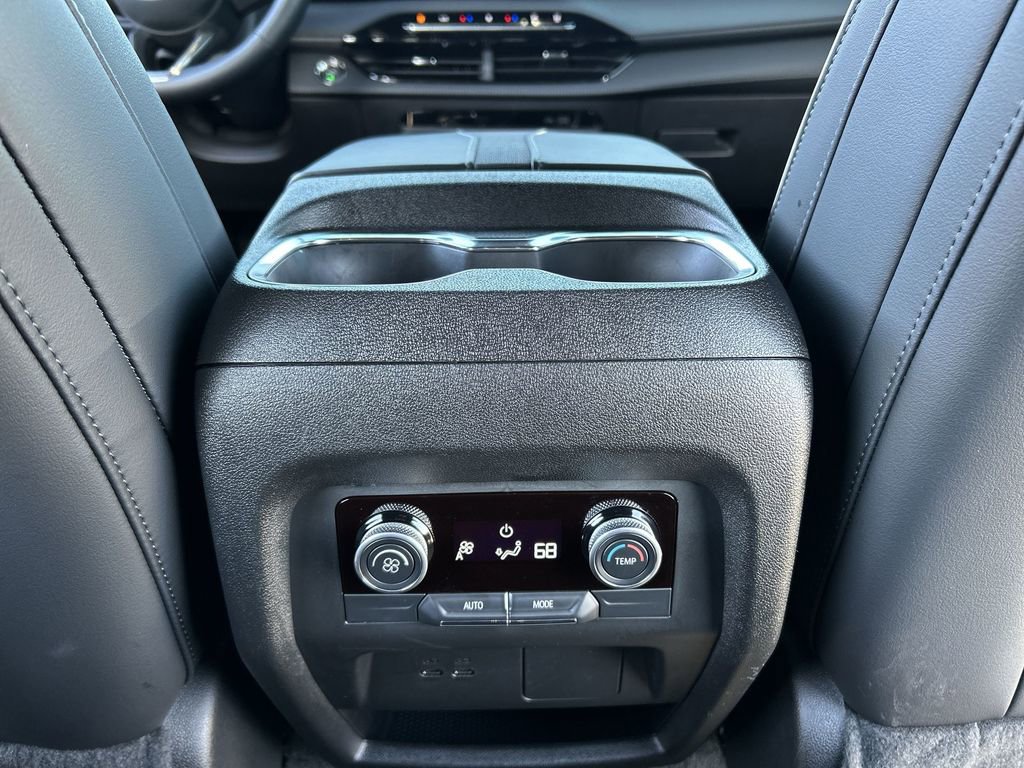 Used 2025 Buick Enclave Preferred image 21