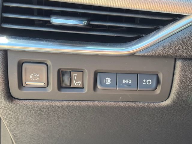 Used 2021 Cadillac XT4 Premium Luxury FWD image 21