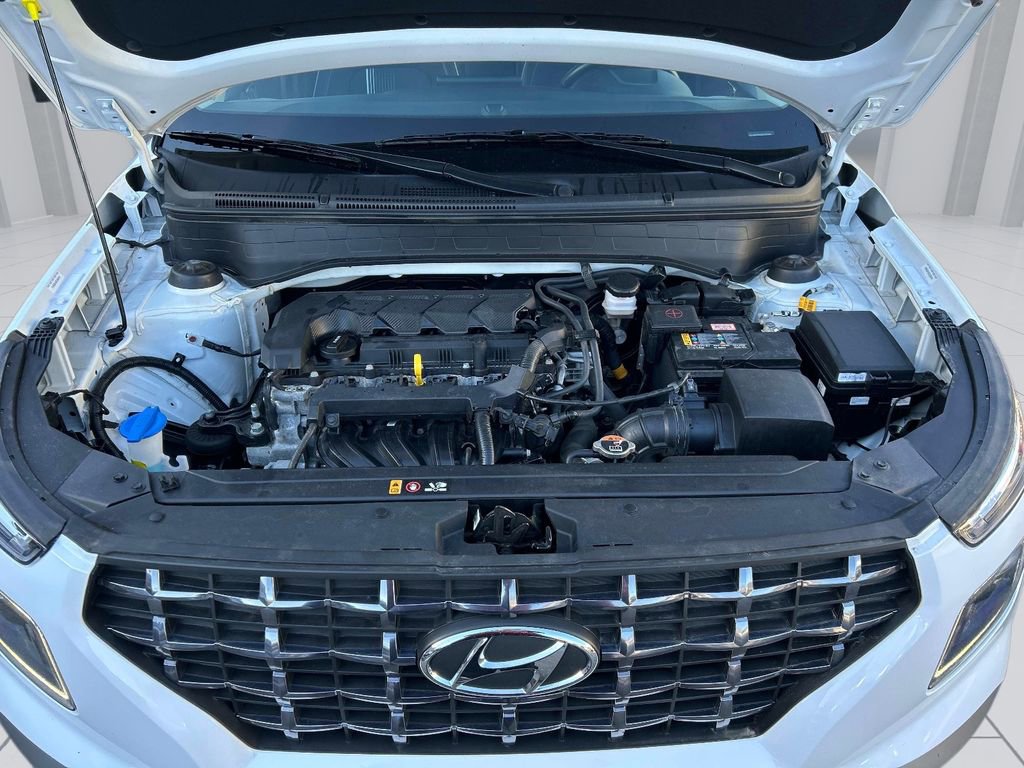 Used 2025 Hyundai Venue Limited image 10