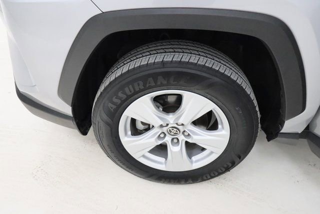 Used 2021 Toyota RAV4 XLE w/ Convenience Package image 7