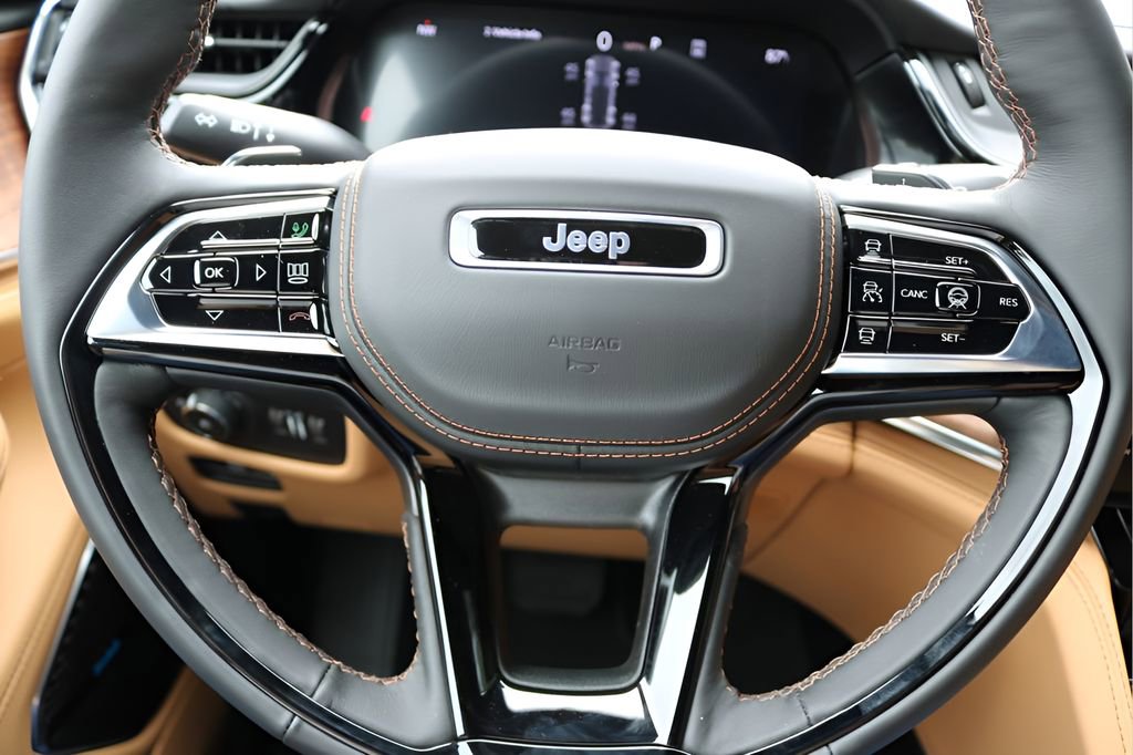 New 2026 Jeep Grand Cherokee Summit w/ Obsidian Package AWD/4WD image 22