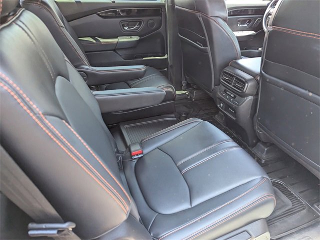 Used 2025 Honda Pilot TrailSport image 13