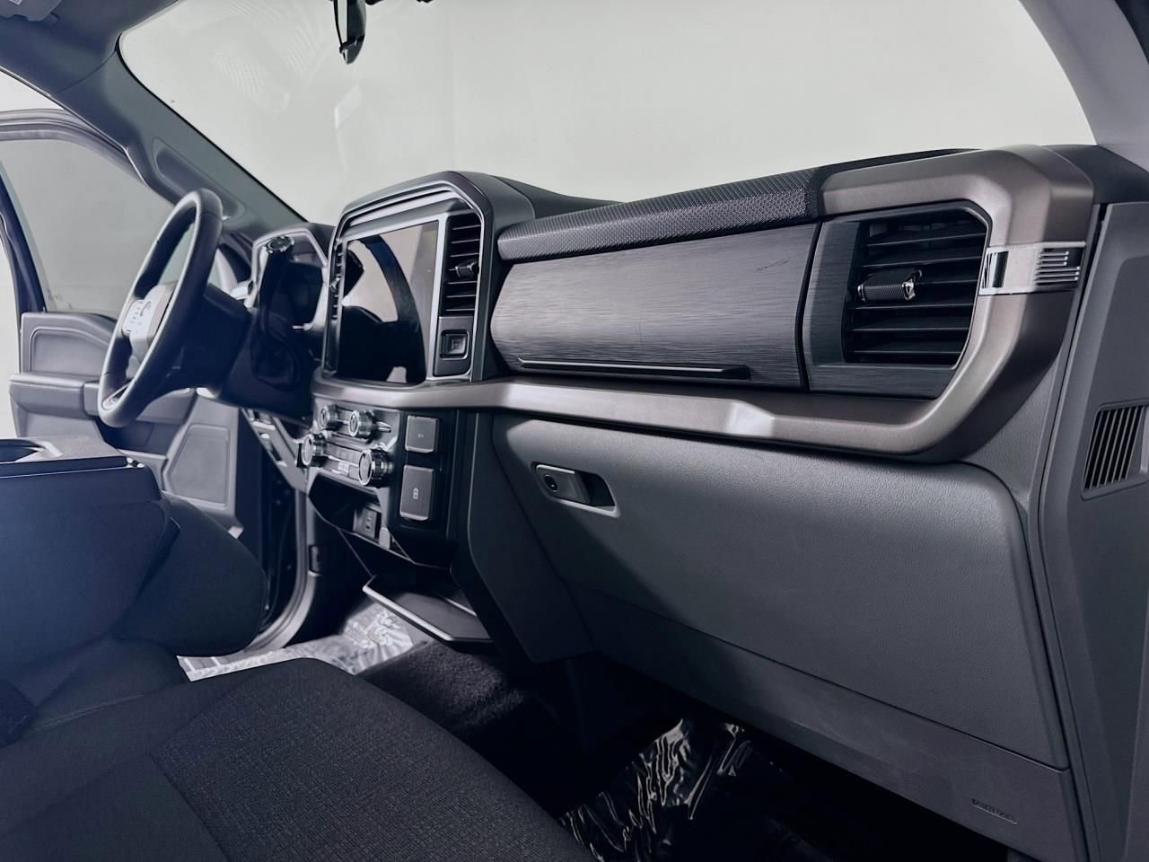 Used 2025 Ford F150 XLT w/ Equipment Group 301A Standard image 34