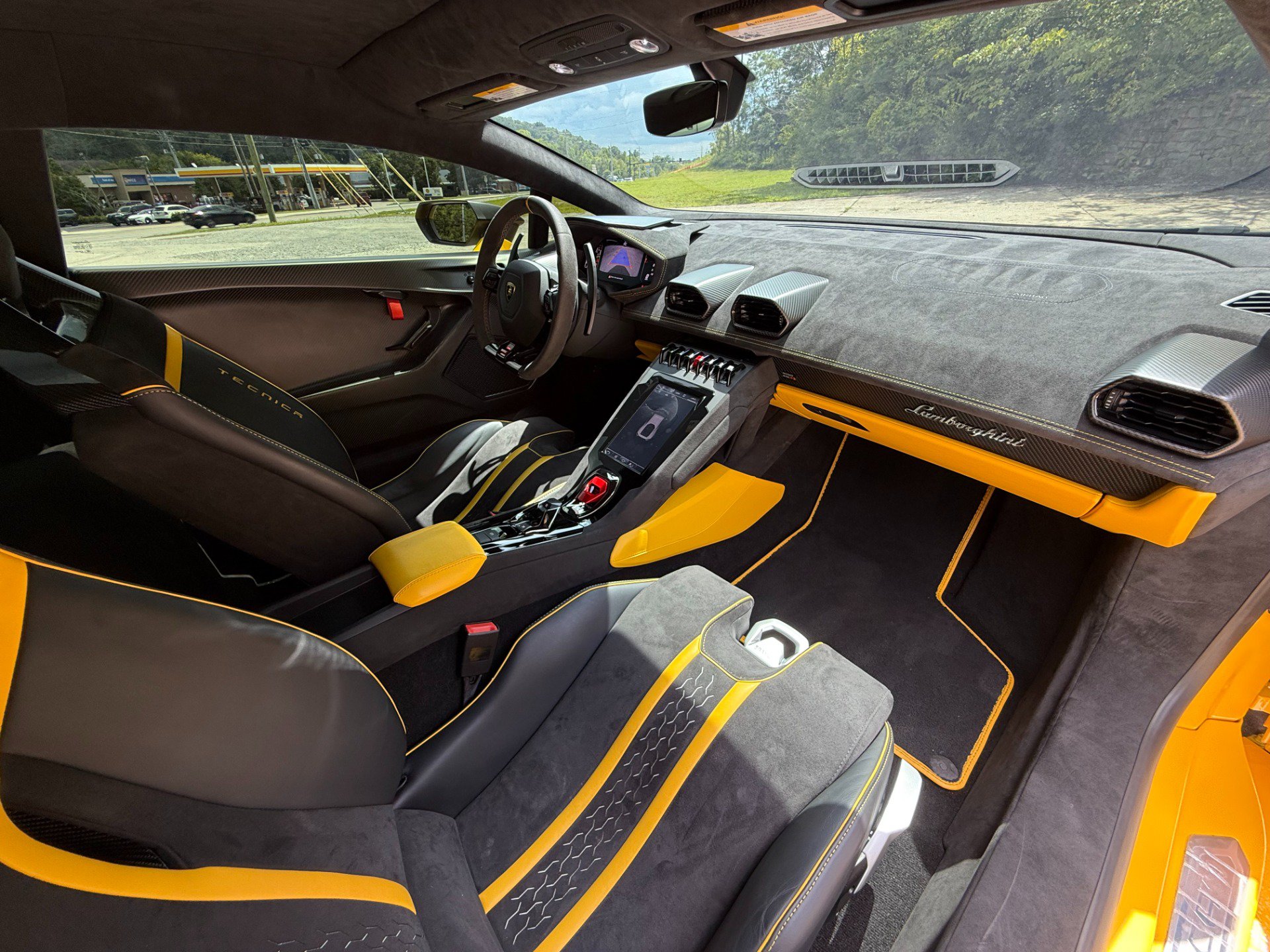 Used 2024 Lamborghini Huracan Tecnica RWD image 27