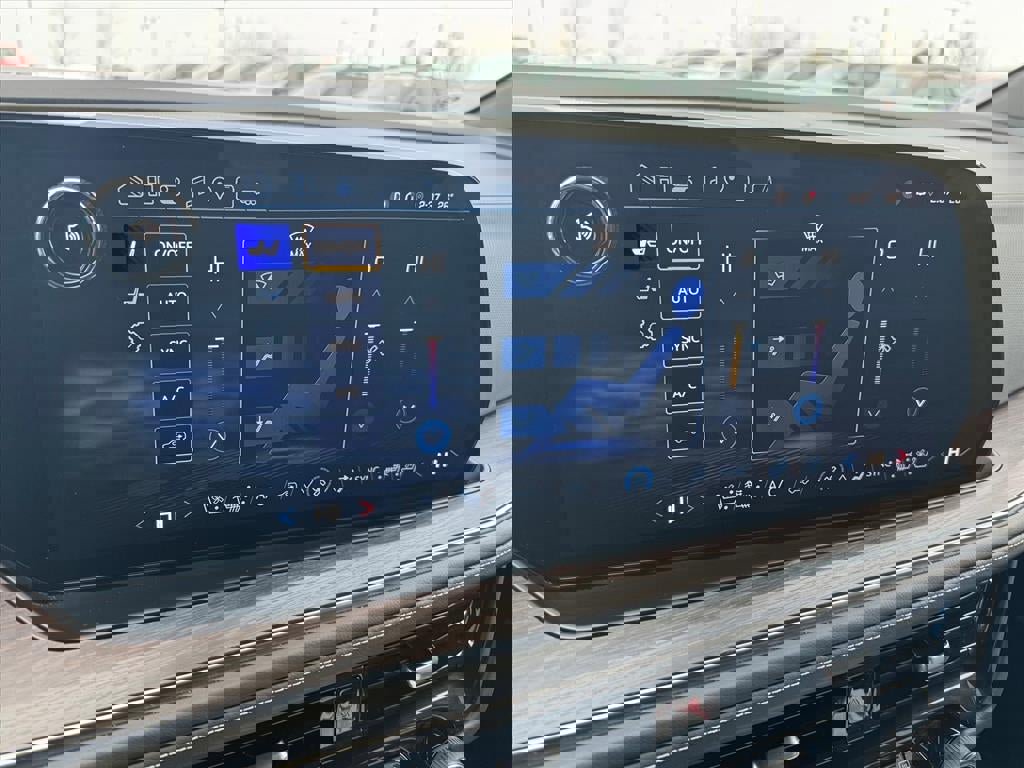 Certified 2025 Chevrolet Tahoe Premier image 14