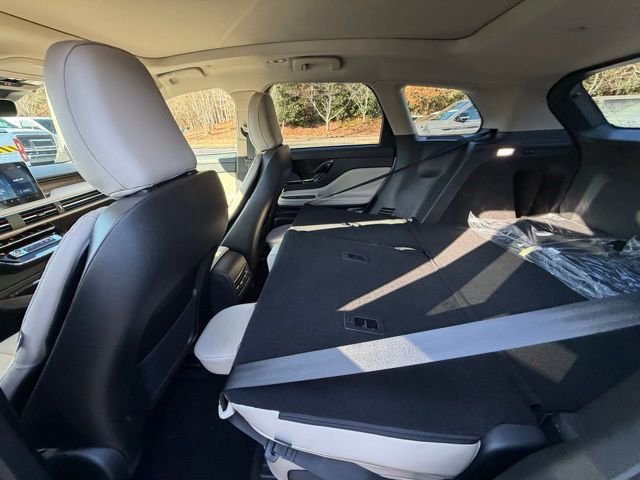 New 2026 Lincoln Corsair Reserve image 12