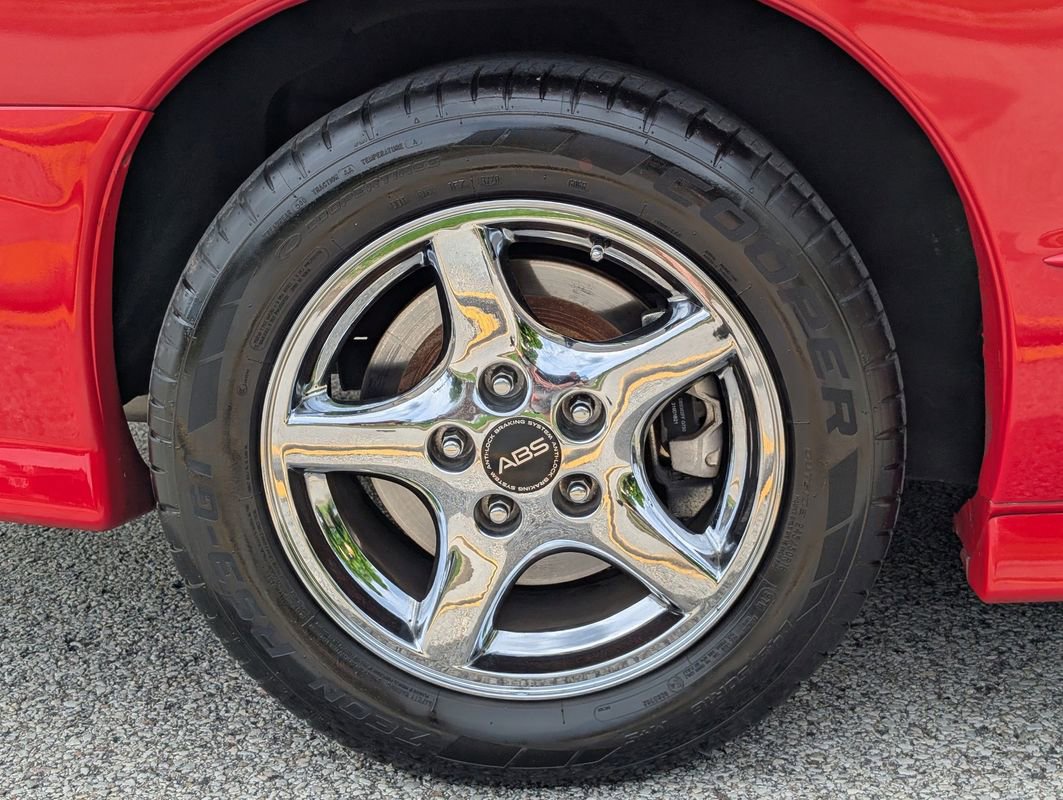 Used 1999 Pontiac Firebird Formula w/ Security Pkg RWD image 36