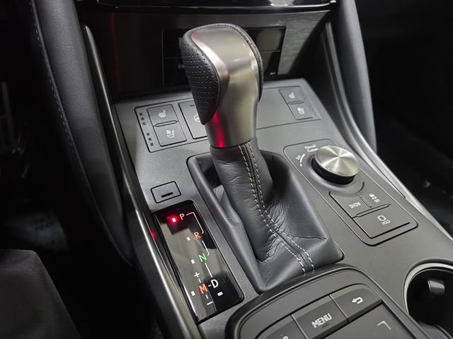Used 2025 Lexus IS 500 RWD image 24