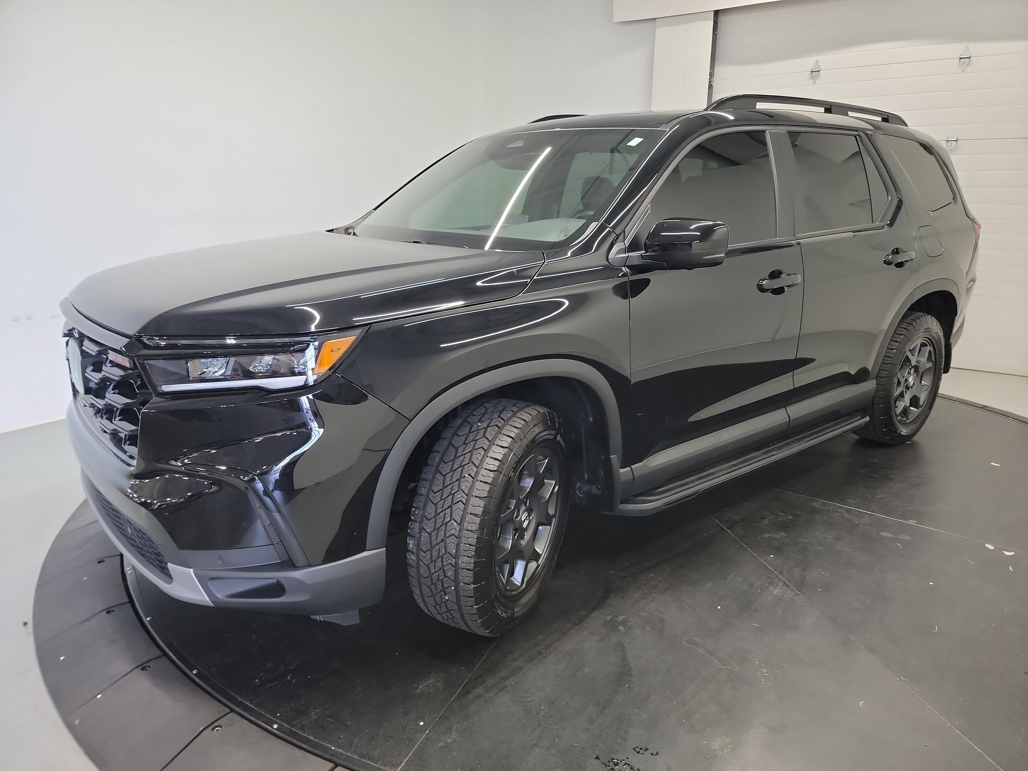 Used 2025 Honda Pilot TrailSport video 3