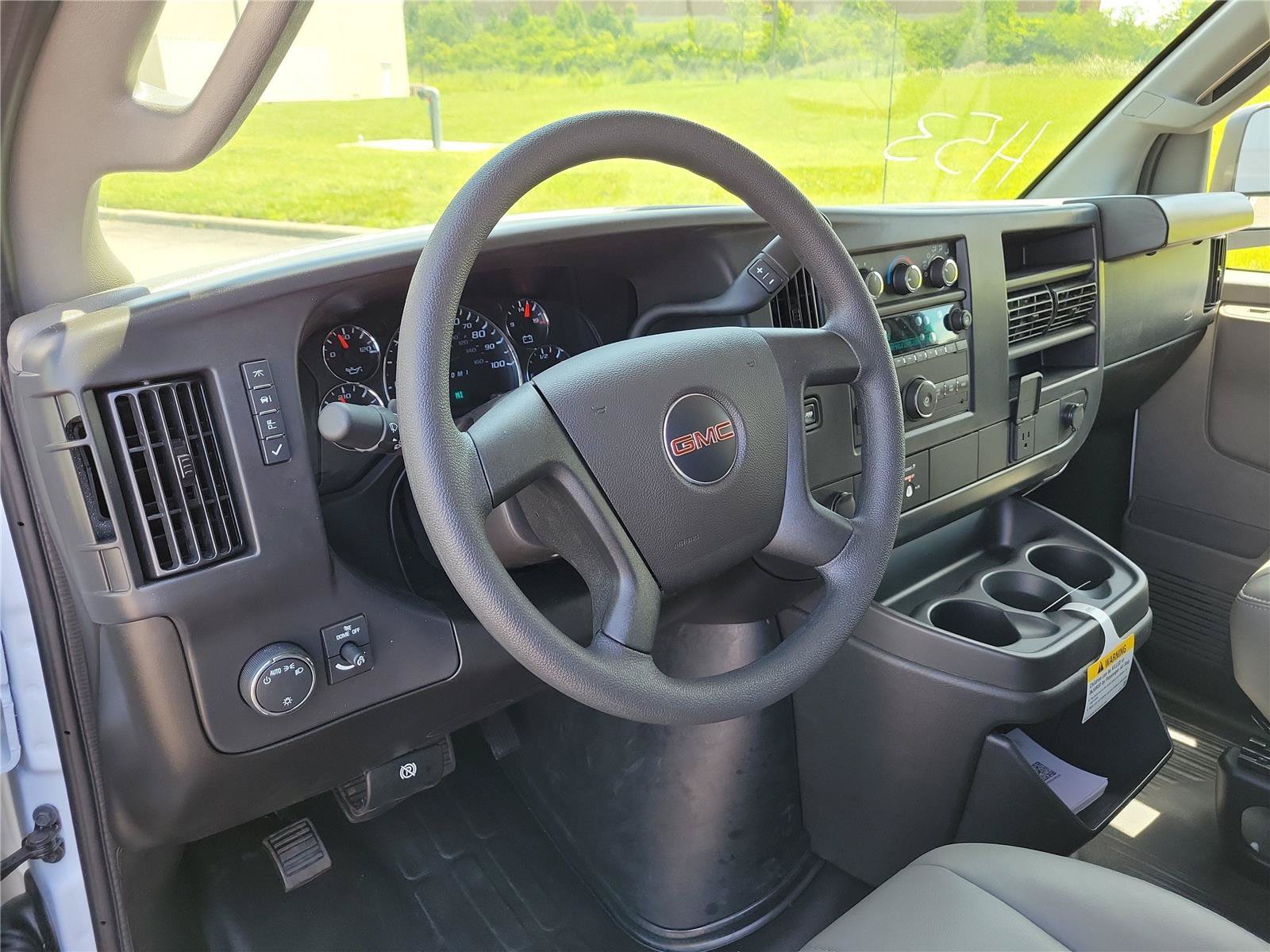 New 2026 GMC Savana 3500 RWD image 15