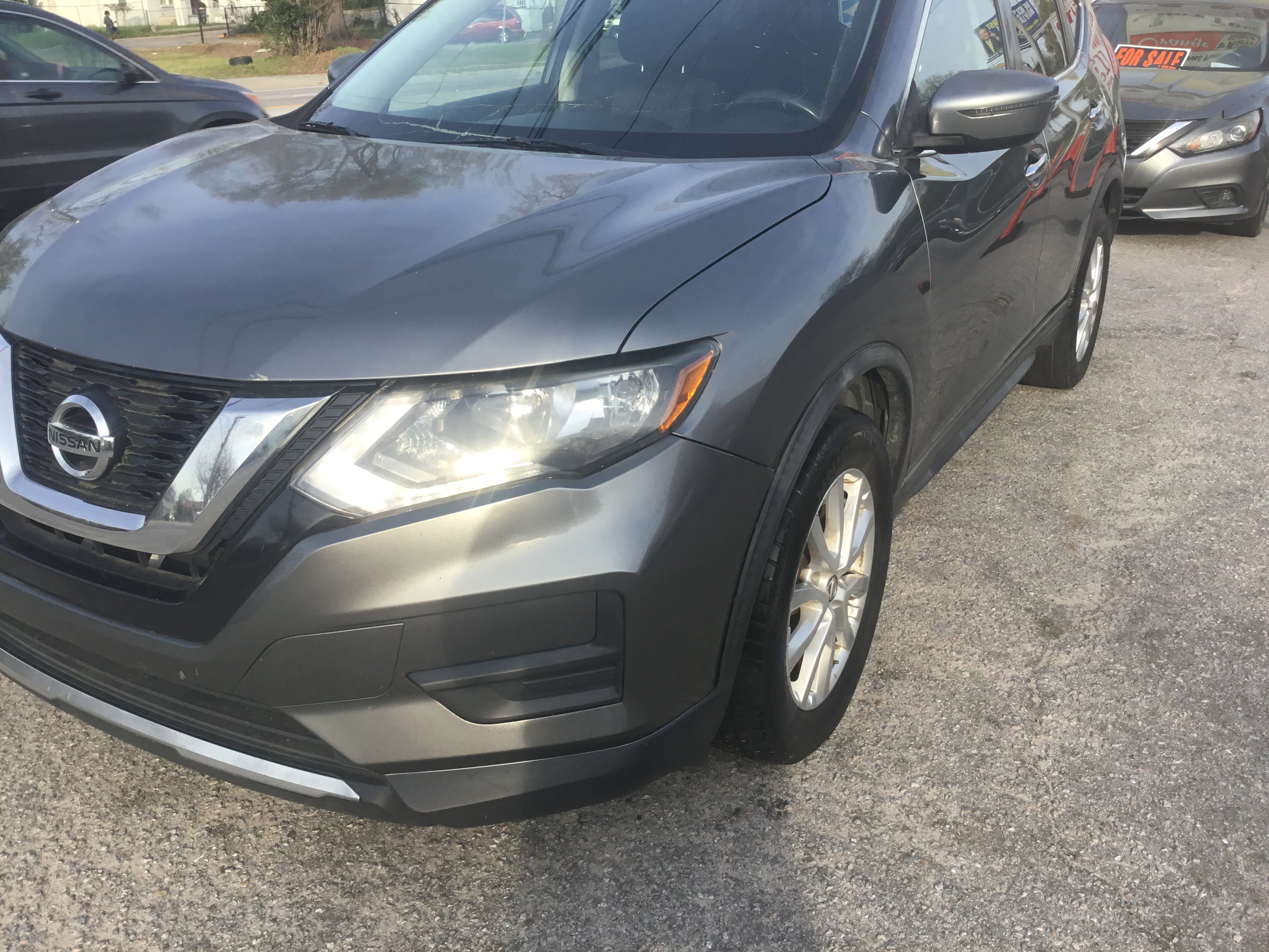 Used 2017 Nissan Rogue SV