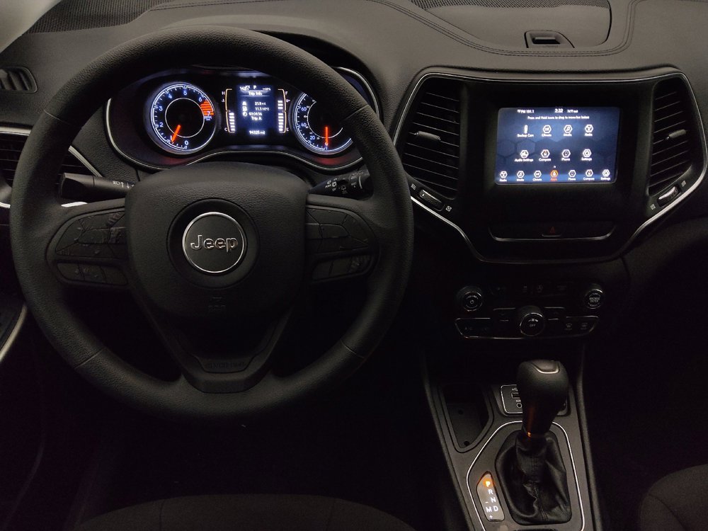 Used 2019 Jeep Cherokee Latitude w/ Popular Appearance Group FWD image 22
