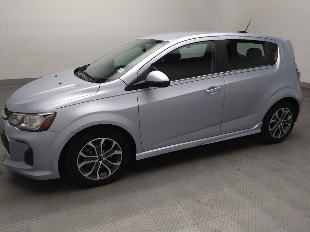 Used 2018 Chevrolet Sonic LT FWD image 2