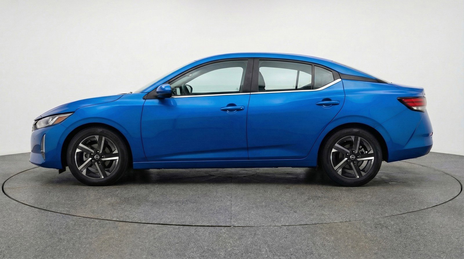 Used 2025 Nissan Sentra SV image 5