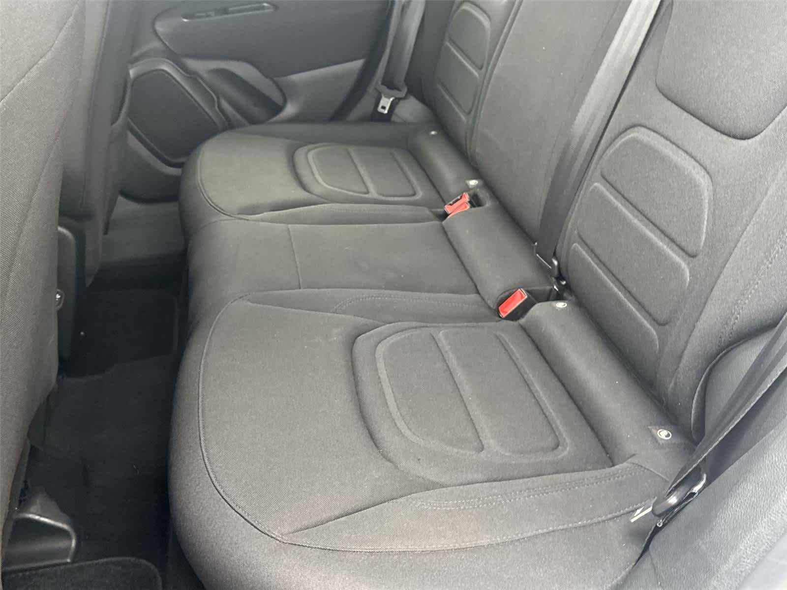 Used 2020 Jeep Renegade Latitude w/ Cold Weather Group image 13