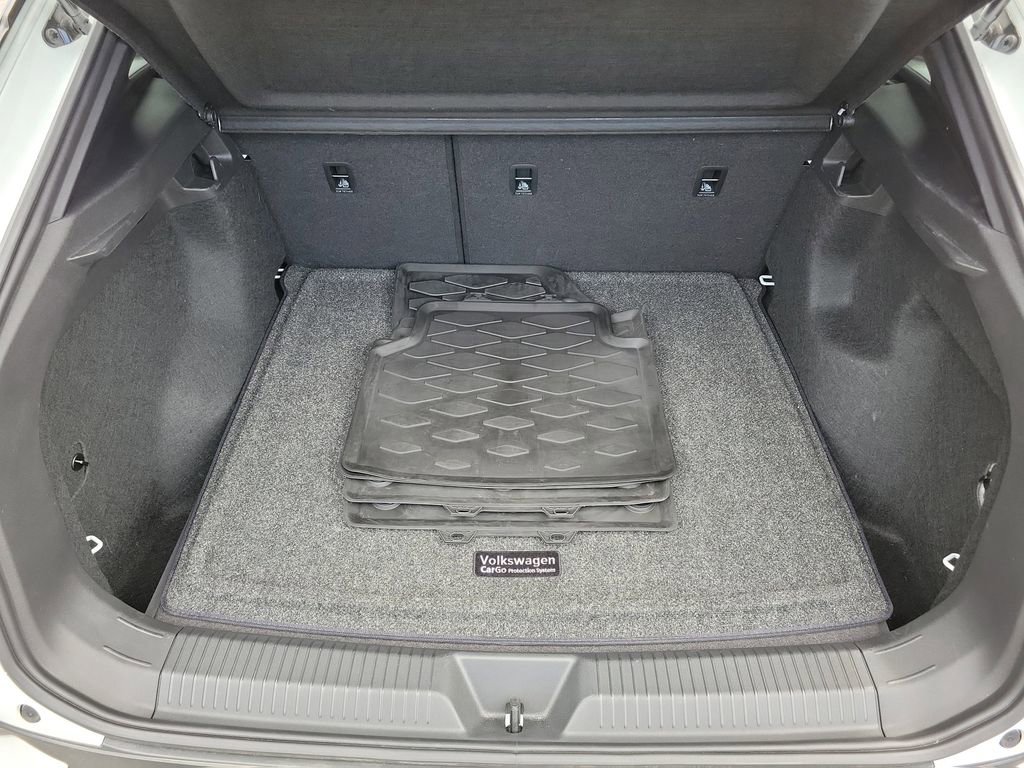 Used 2024 Volkswagen ID.4 Pro image 8