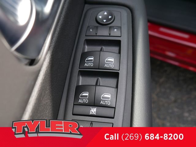 New 2026 Chrysler Pacifica Select FWD image 21