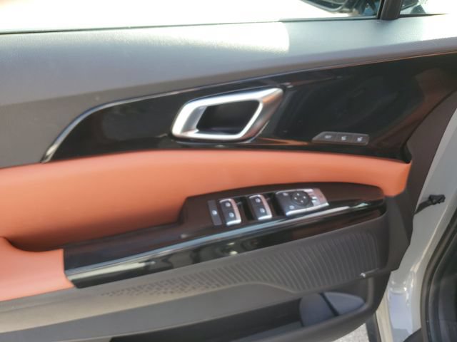 Certified 2023 Kia Carnival SX Prestige FWD image 18