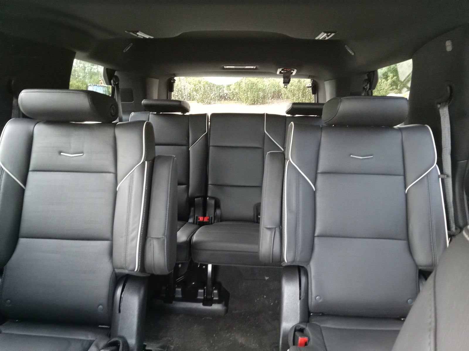 Used 2024 Cadillac Escalade Premium Luxury w/ Performance Package image 24