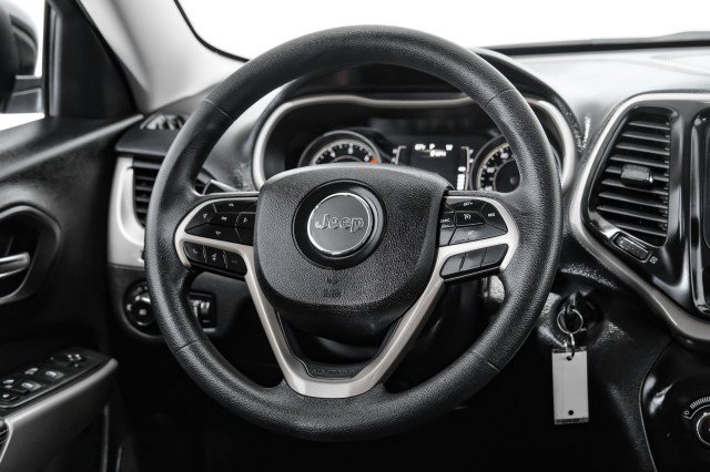 Used 2018 Jeep Cherokee Latitude FWD image 14